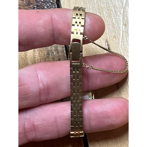 Vintage pulsar quartz gold tone wrist watch. sleek. classic. untested. - Picture 5 of 11